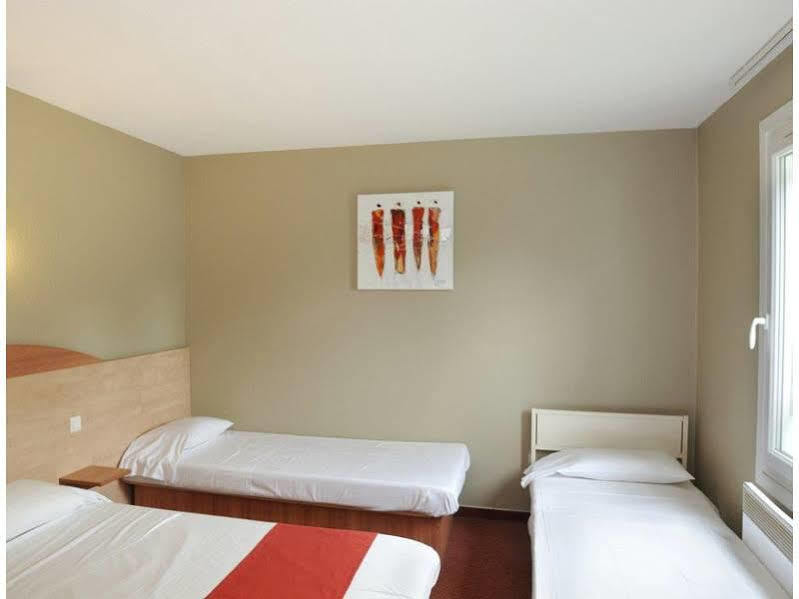 Kyriad Direct Orleans - La Chapelle St Mesmin Esterno foto