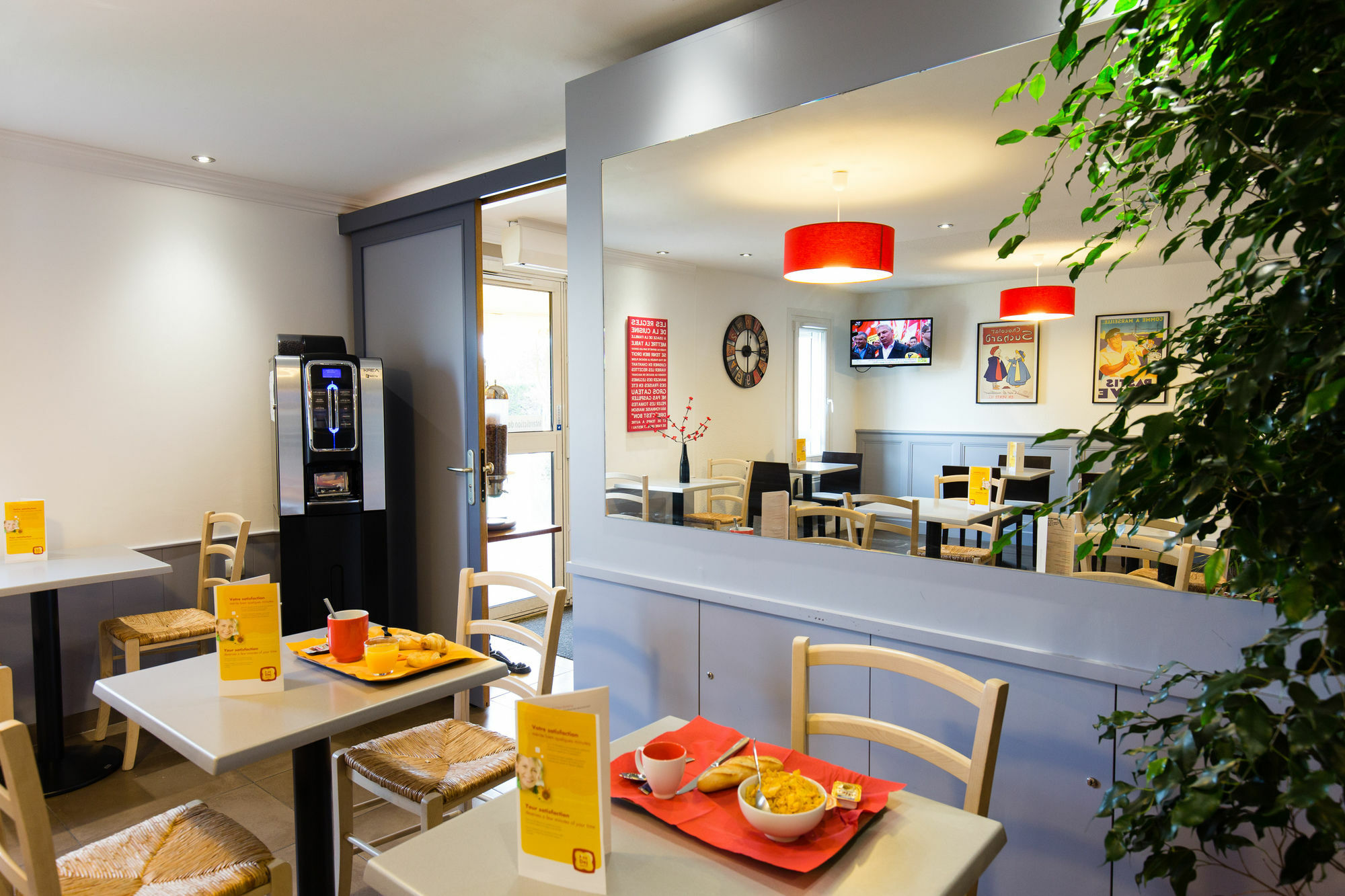 Kyriad Direct Orleans - La Chapelle St Mesmin Esterno foto